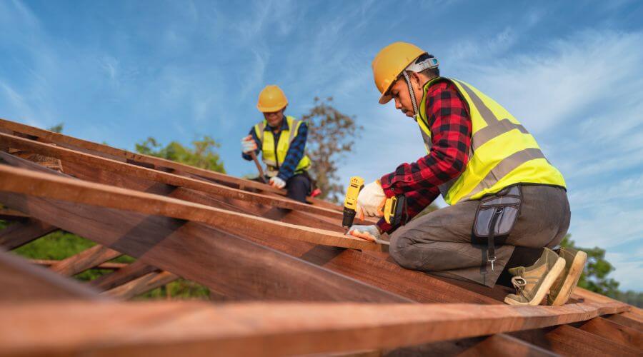 Professional gutter cleaning in Bella Vista, CA